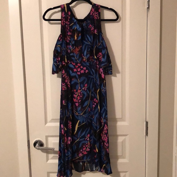 Adorable cold shoulder floral dress - Picture 2 of 5